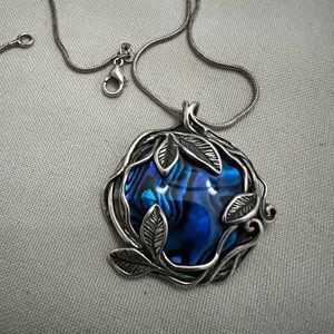 925 sterling silver and smother of pearl chain and pendant